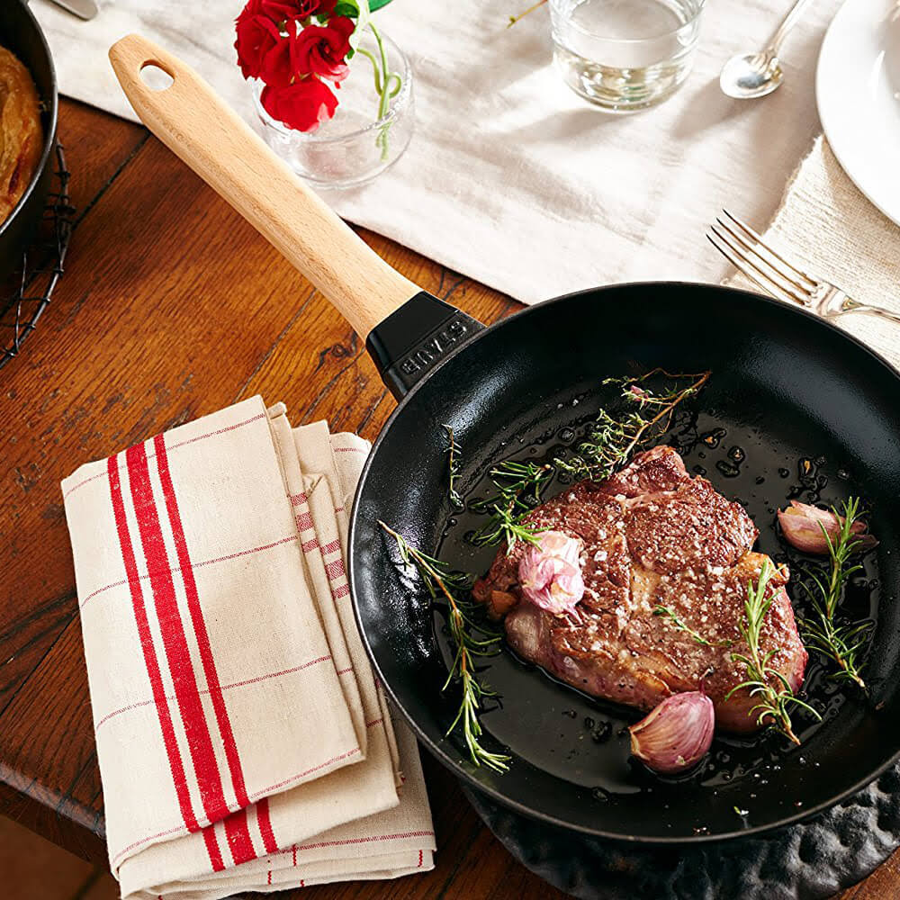Frying Pan with Wooden Handle 26cm T125