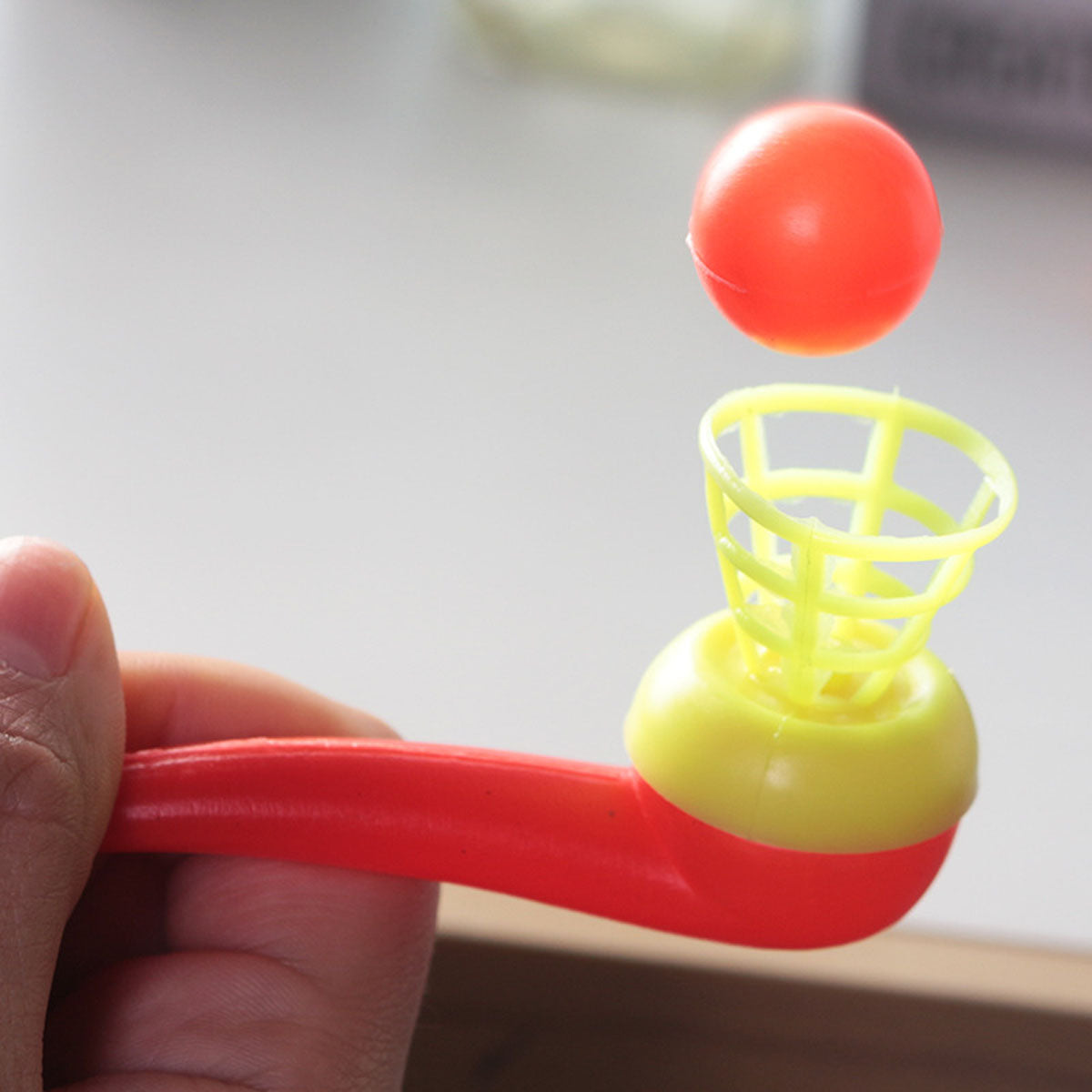12pcs Plastic Floating Ball Toy Blow Pipe Party Game F62522