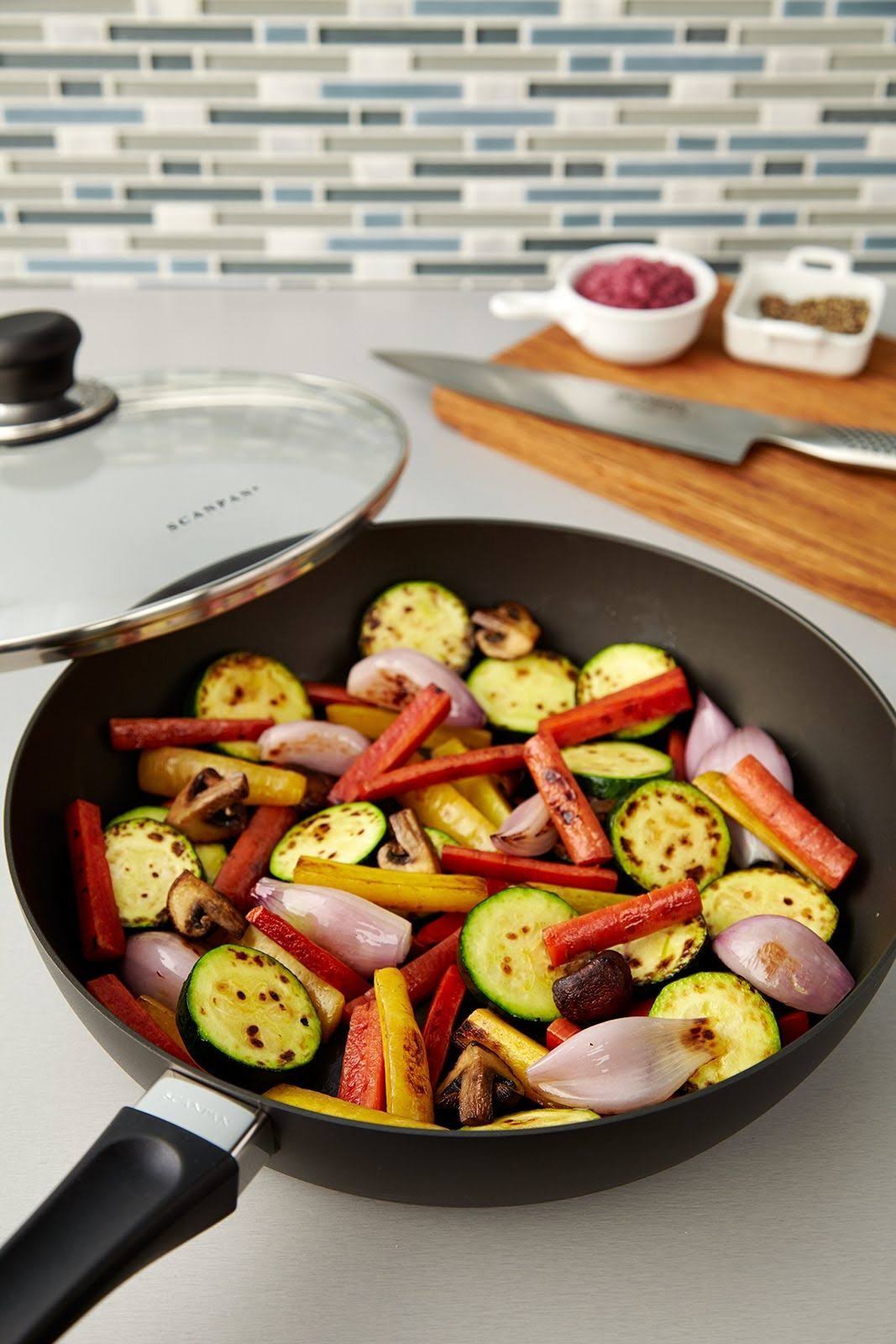 Covered Saute Pan Y659