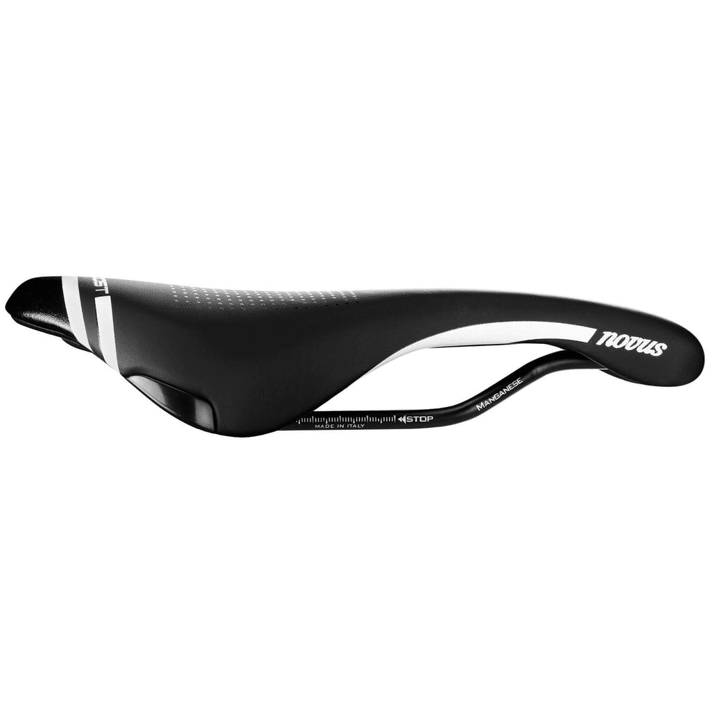 Black Superflow Saddle D552