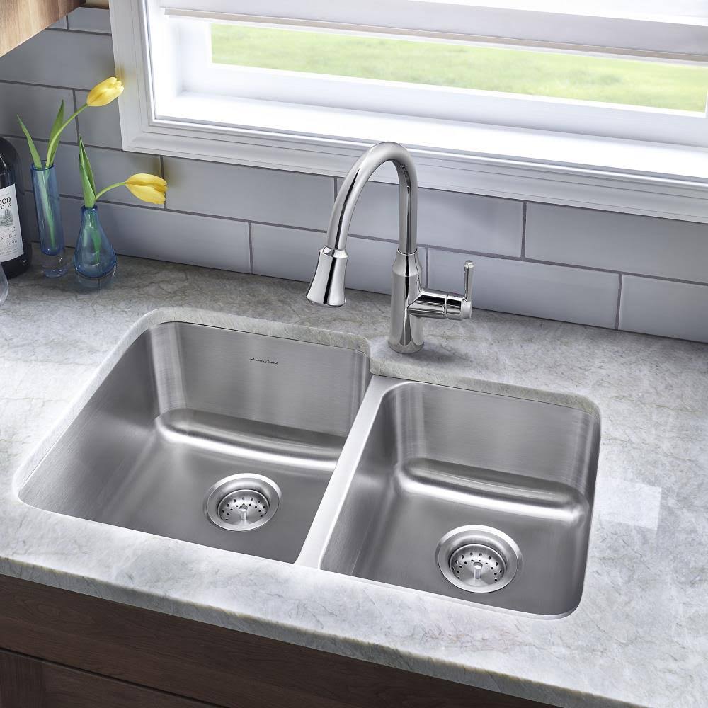 31-in x 20-in Double-Basin Stainless Steel Undermount Kitchen Sink Y8444