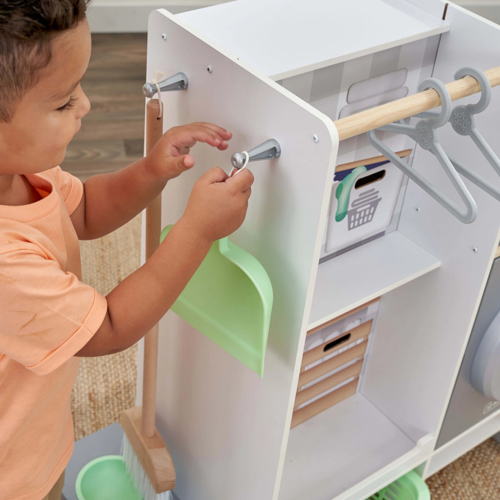 Wooden 2-in-1 Kitchen & Laundry Play Set with 10 Accessories M536