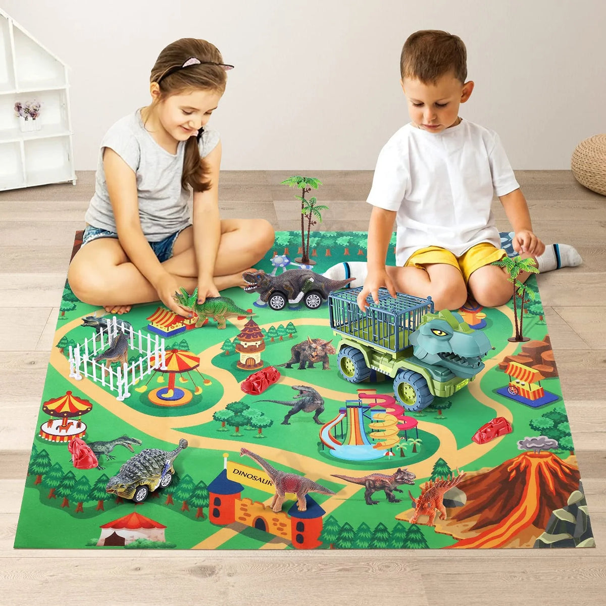 Dinosaur Transport Car Carrier Truck with 15 Dinosaurs K736101