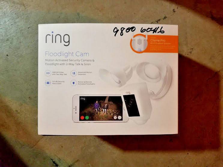 Floodlight Cam with Chime Pro G45371