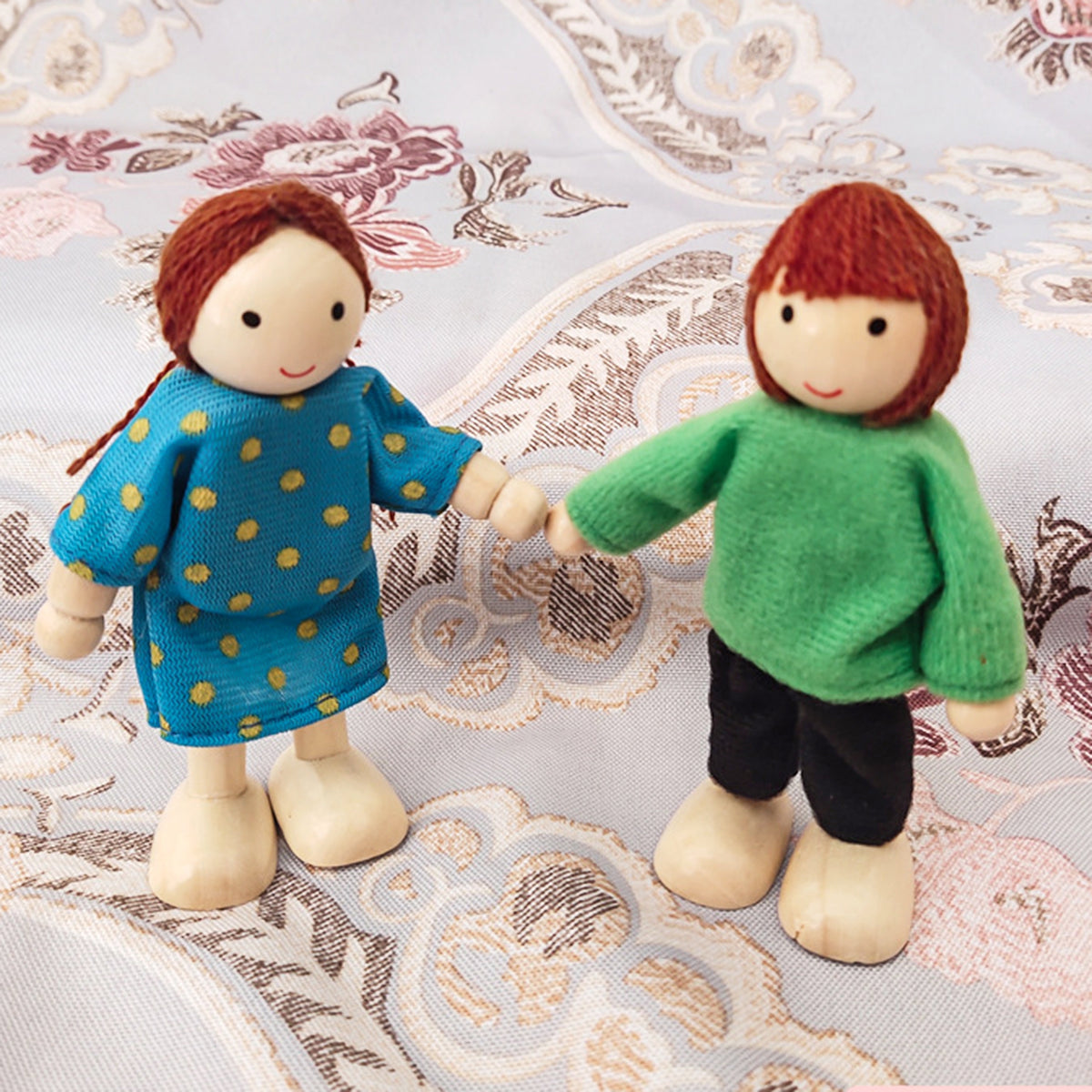 7Pcs/Set Mini Wooden Movable Jointed Doll B1127